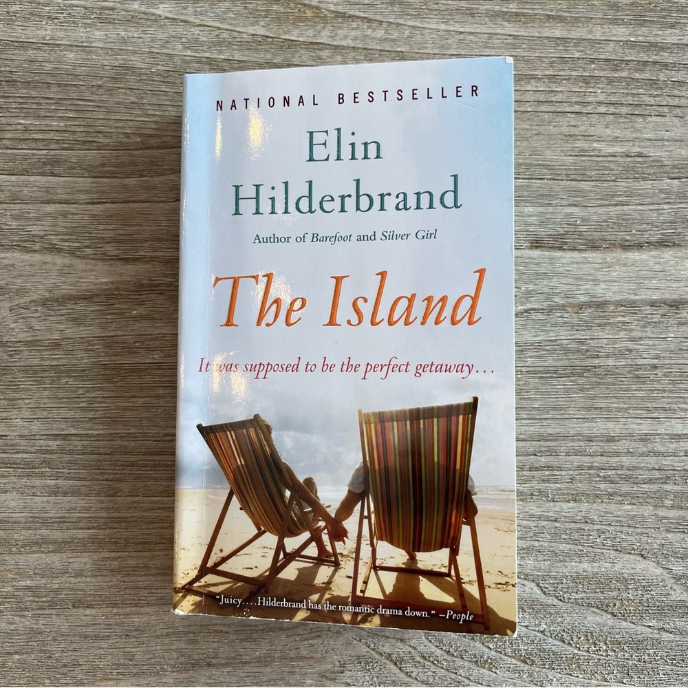 Elin Hilderbrand The Island Paperback book